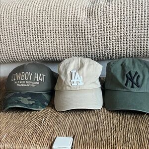 Green and Tan Baseball Cap Set